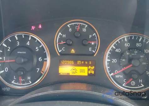 2011 Nissan Armada Platinum из США, поврежденный, VIN 5N1AA0NE3BN602284